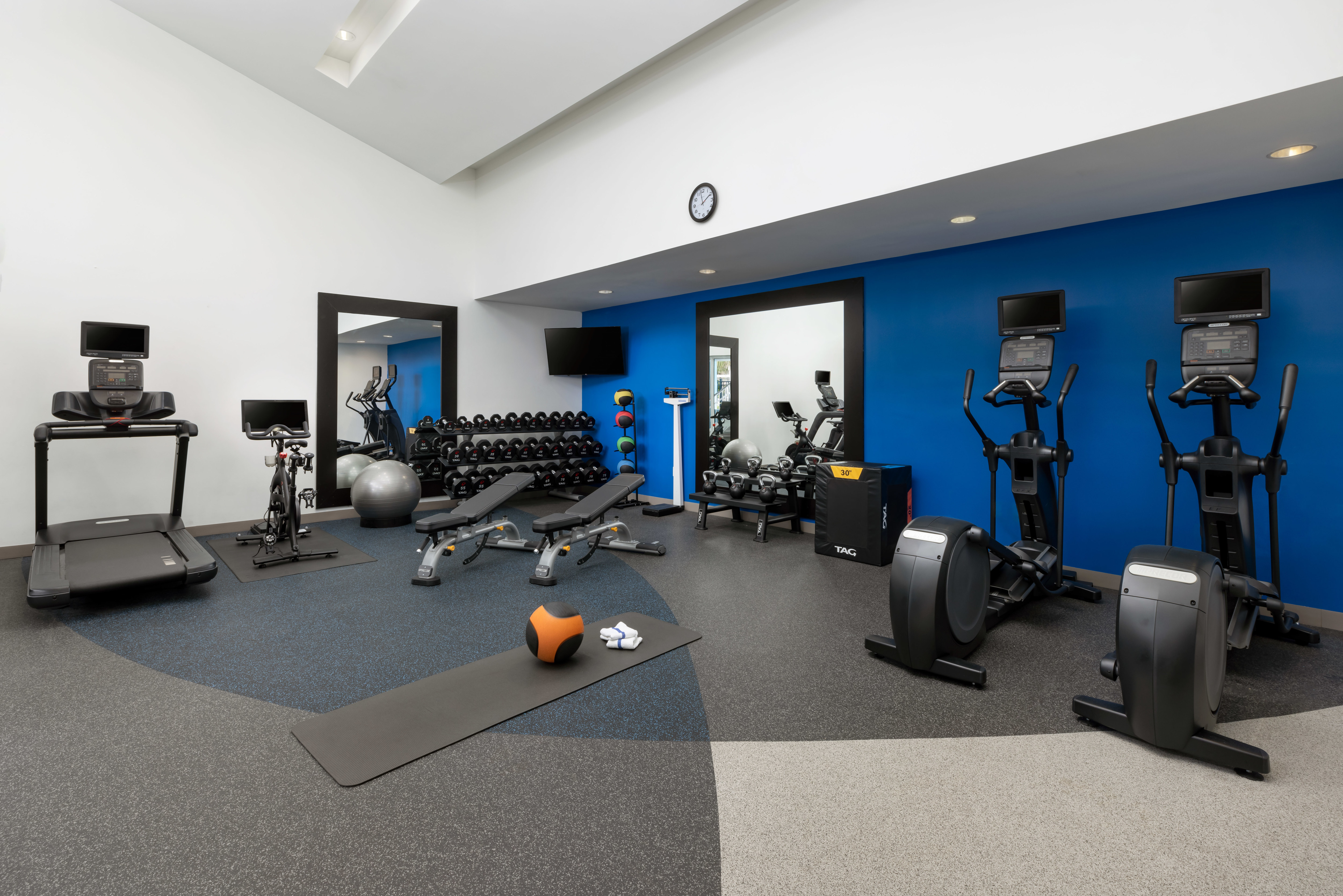 Weights, Treadmills and Recumbent Bikes in Fitness Center
