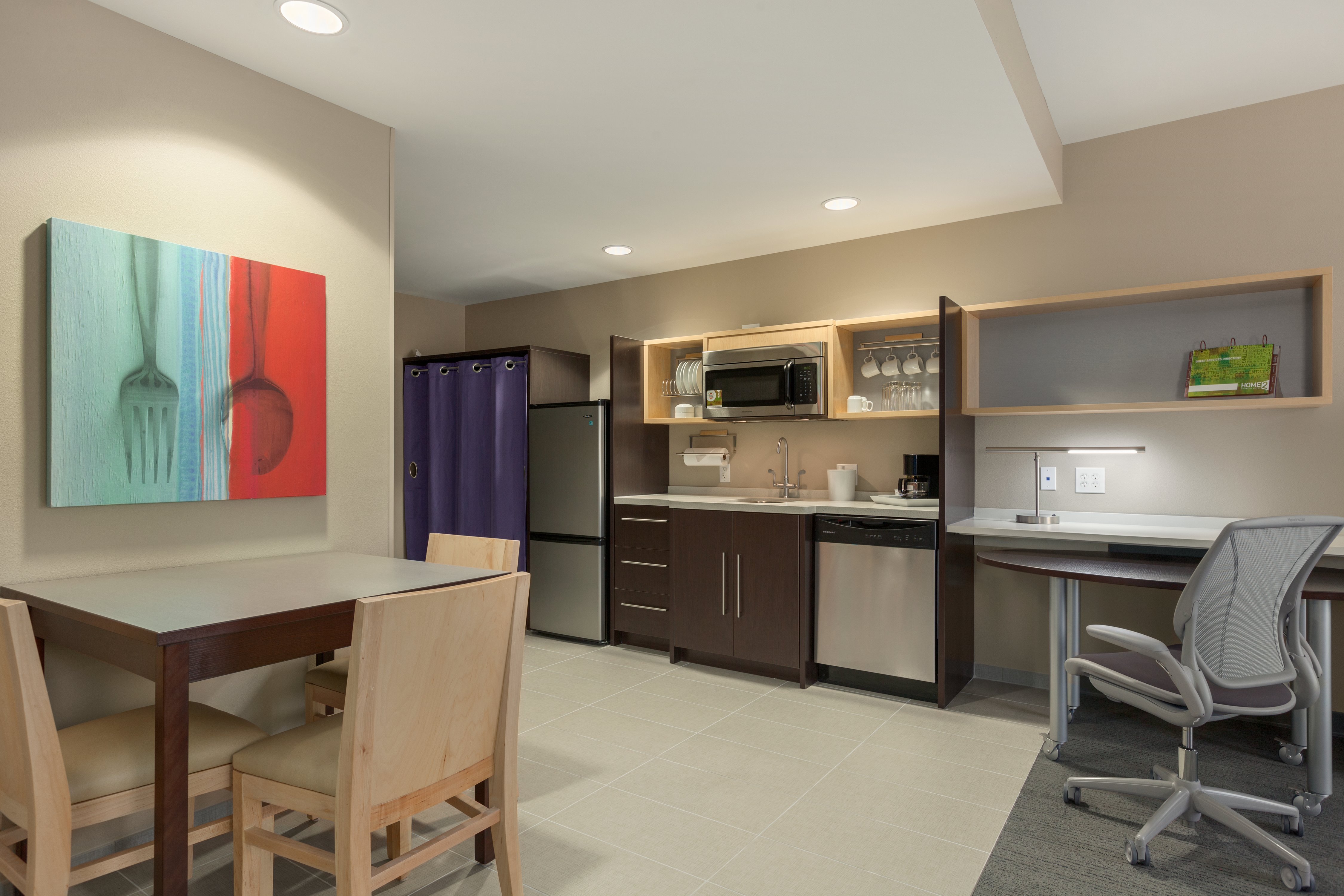 1 King 1 Bed Suite Kitchen