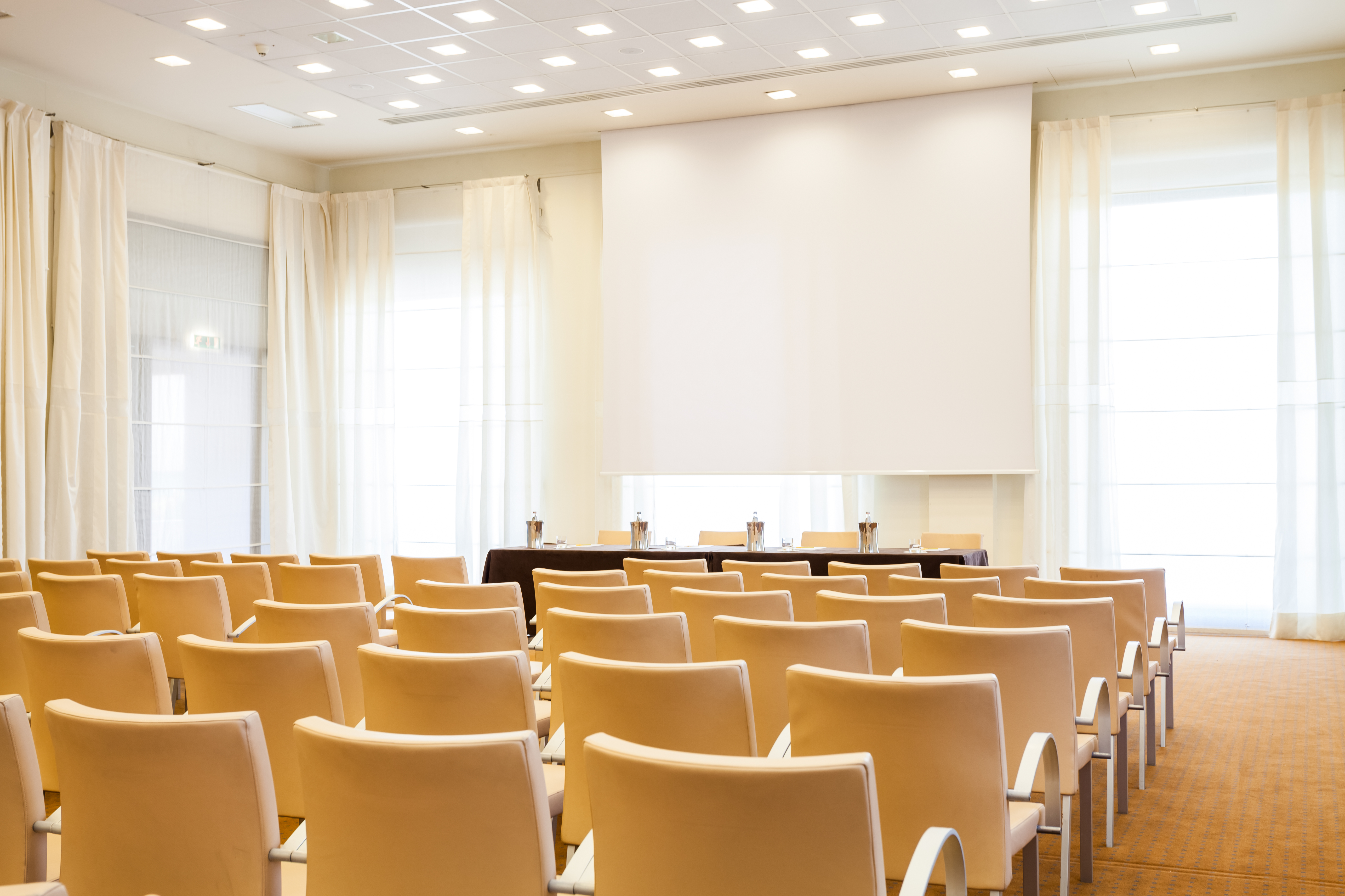 Salle de réunion San Donato avec fauteuils