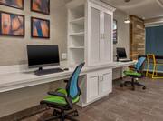 24/7 accessible business center