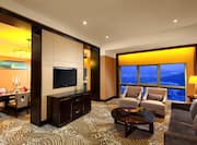 King Executive Suite Living Room