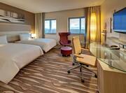 Twin Hilton Guest Room With Desk