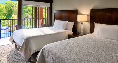 guest room, 2 queen beds, balcony