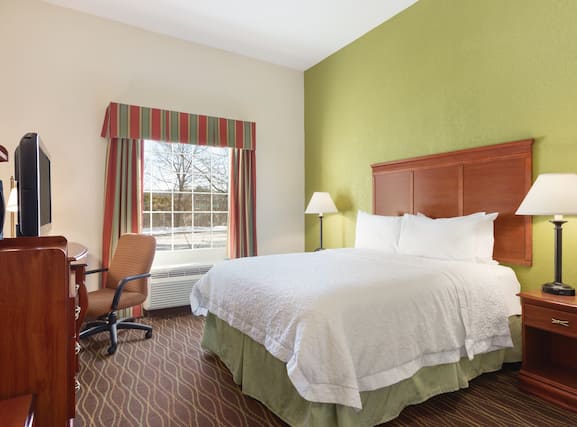 Hampton Inn and Suites Greenfield - Image3