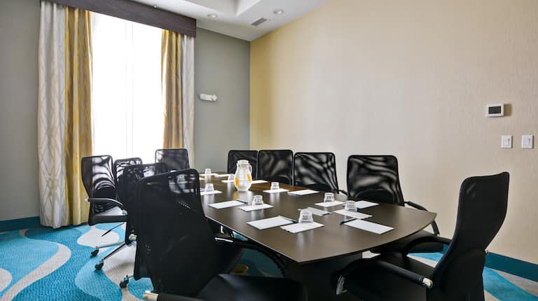 Boardroom Meeting Room