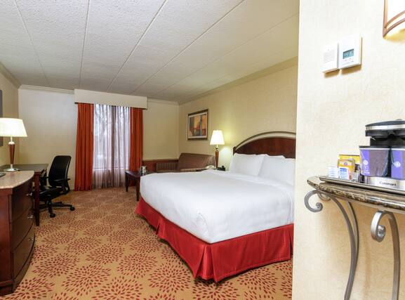 DoubleTree by Hilton Hotel Grand Rapids Airport - Image3
