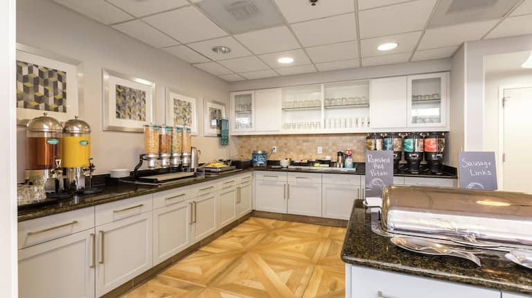 Homewood Suites by Hilton Greenville Hotel, SC - Breakfast Buffet Area