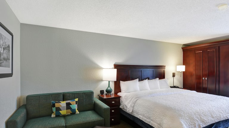 King bedroom with sofa