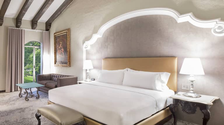 キングコーナーベッドルーム