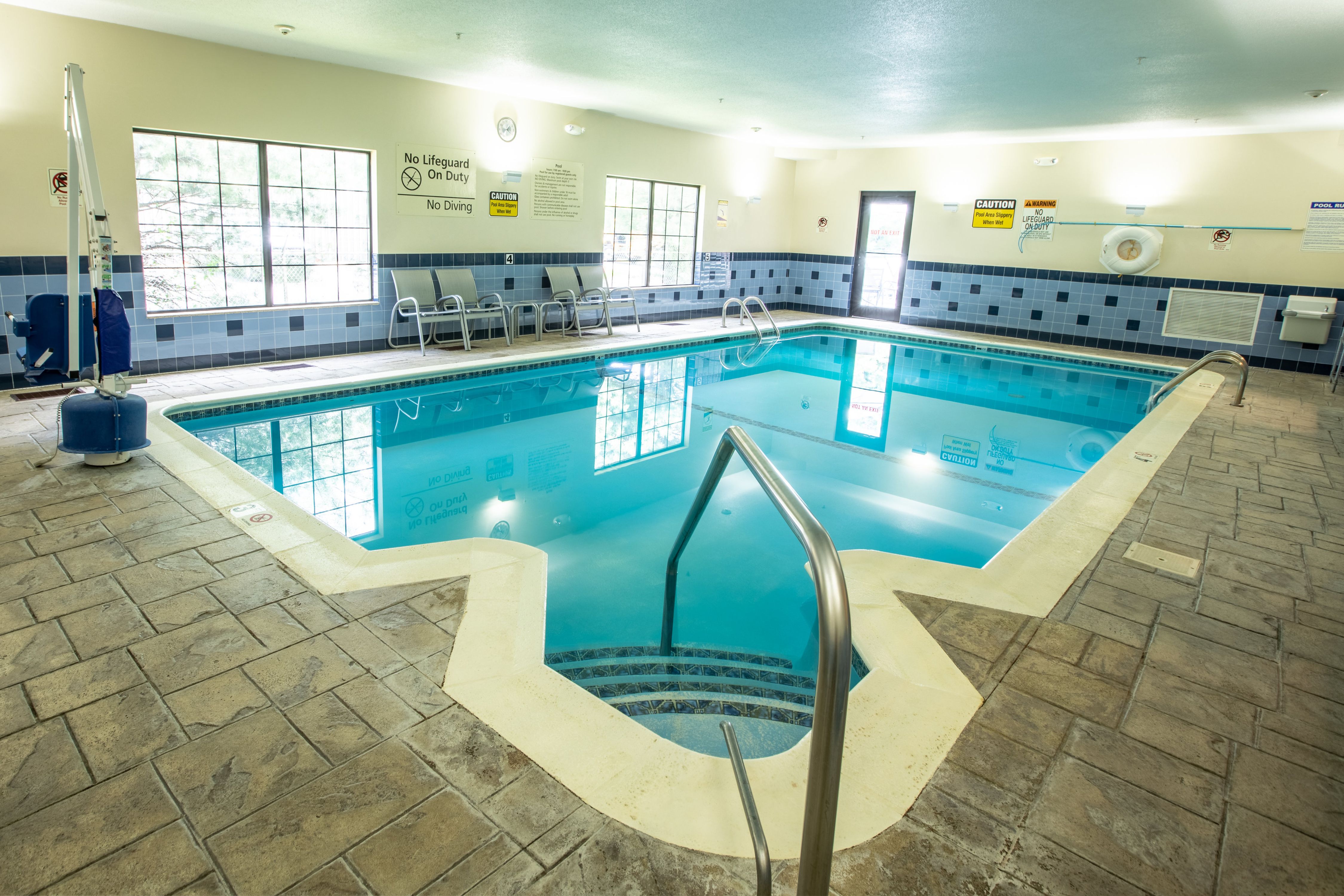Indoor pool with entrance