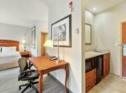 King Studio Suite Kitchenette With Work Desk Area