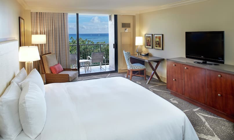 Diamond Head Tower Suite Bedroom-previous-transition