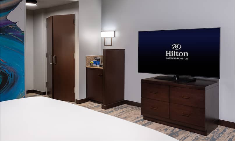 TV in King Room-previous-transition