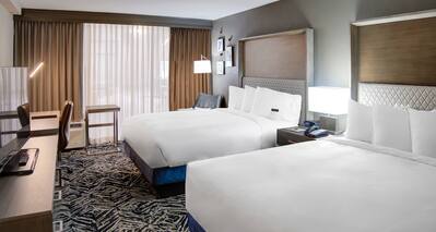 DoubleTree by Hilton Hotel Philadelphia Center City, PA - Queen Queen Guestroom