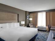 DoubleTree by Hilton Hotel Philadelphia Center City, PA - King Guestroom