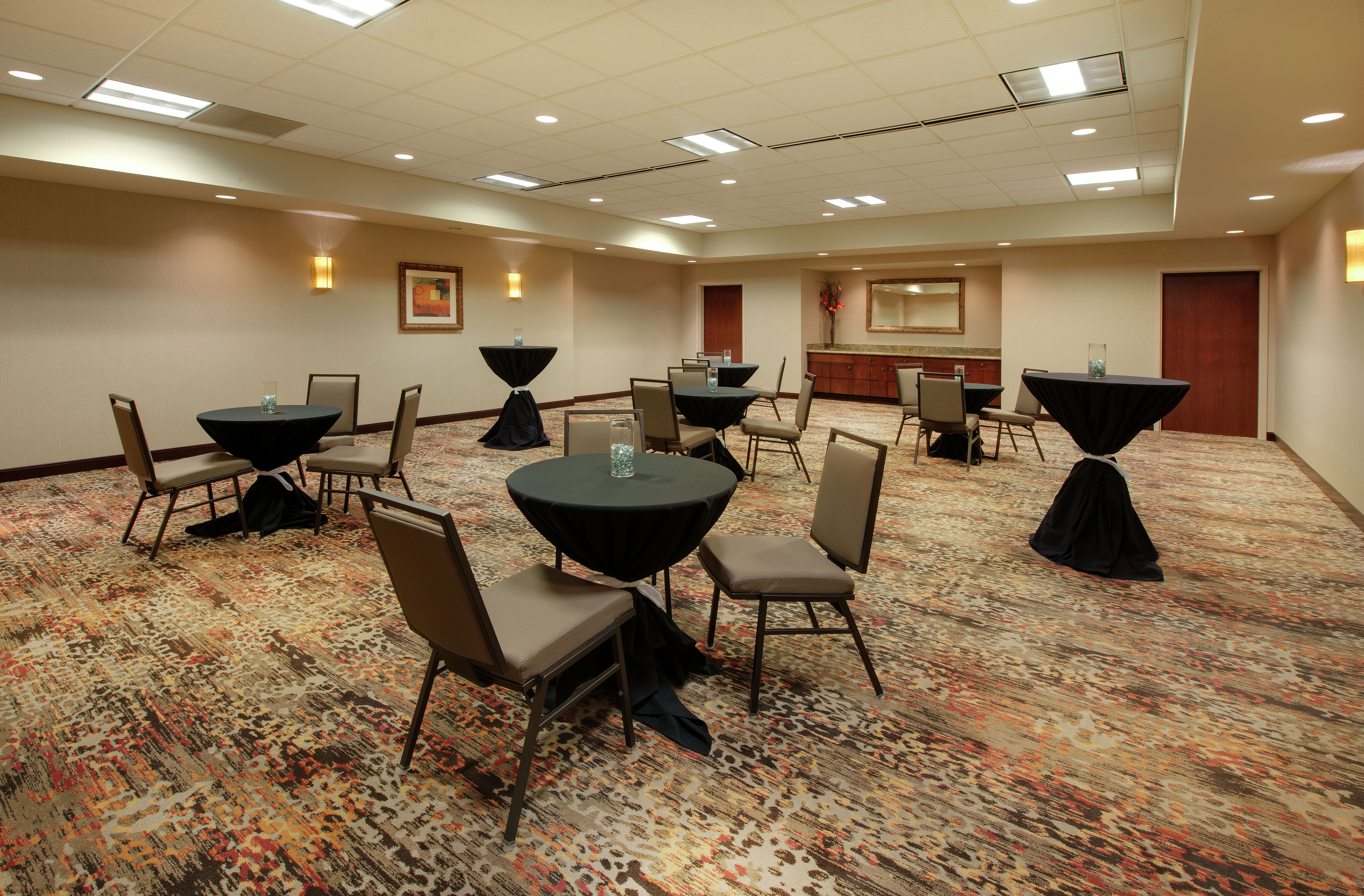 Monte Sano Boardroom with Cocktail Tables