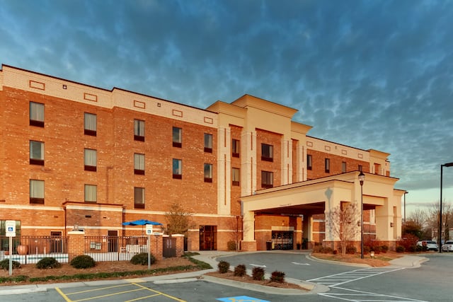 Hampton Inn & Suites Hartsville Hotel Exterior