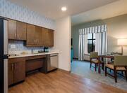 Executive Suite With Kitchen