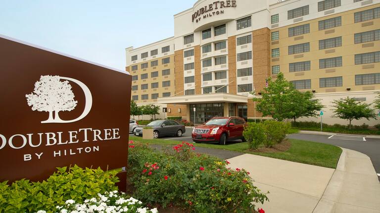Doubletree Dulles Airport Hotel In Sterling Va