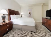 King Bed 1 Bedroom Suite   