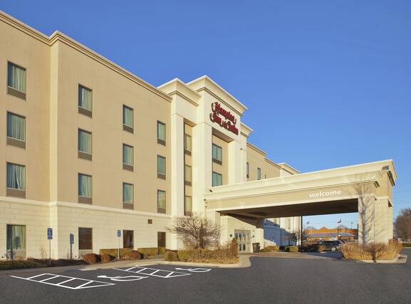 Hampton Inn and Suites Wichita-Northeast - Image1