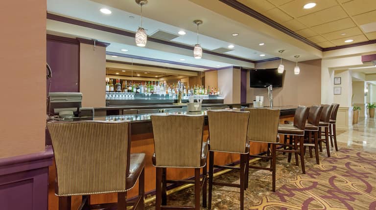 DoubleTree Hotel Bar and Lobby