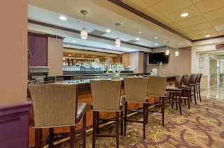 DoubleTree Hotel Bar and Lobby