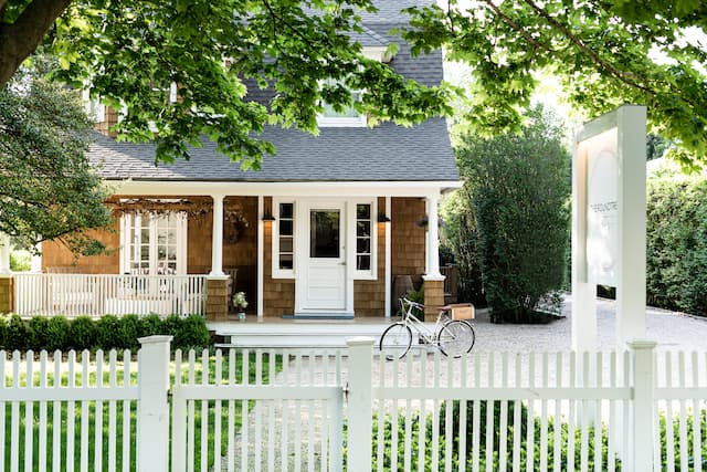 Hotel exterior with entrance