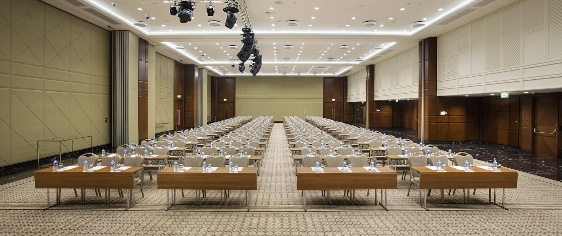 Large Meeting Room 