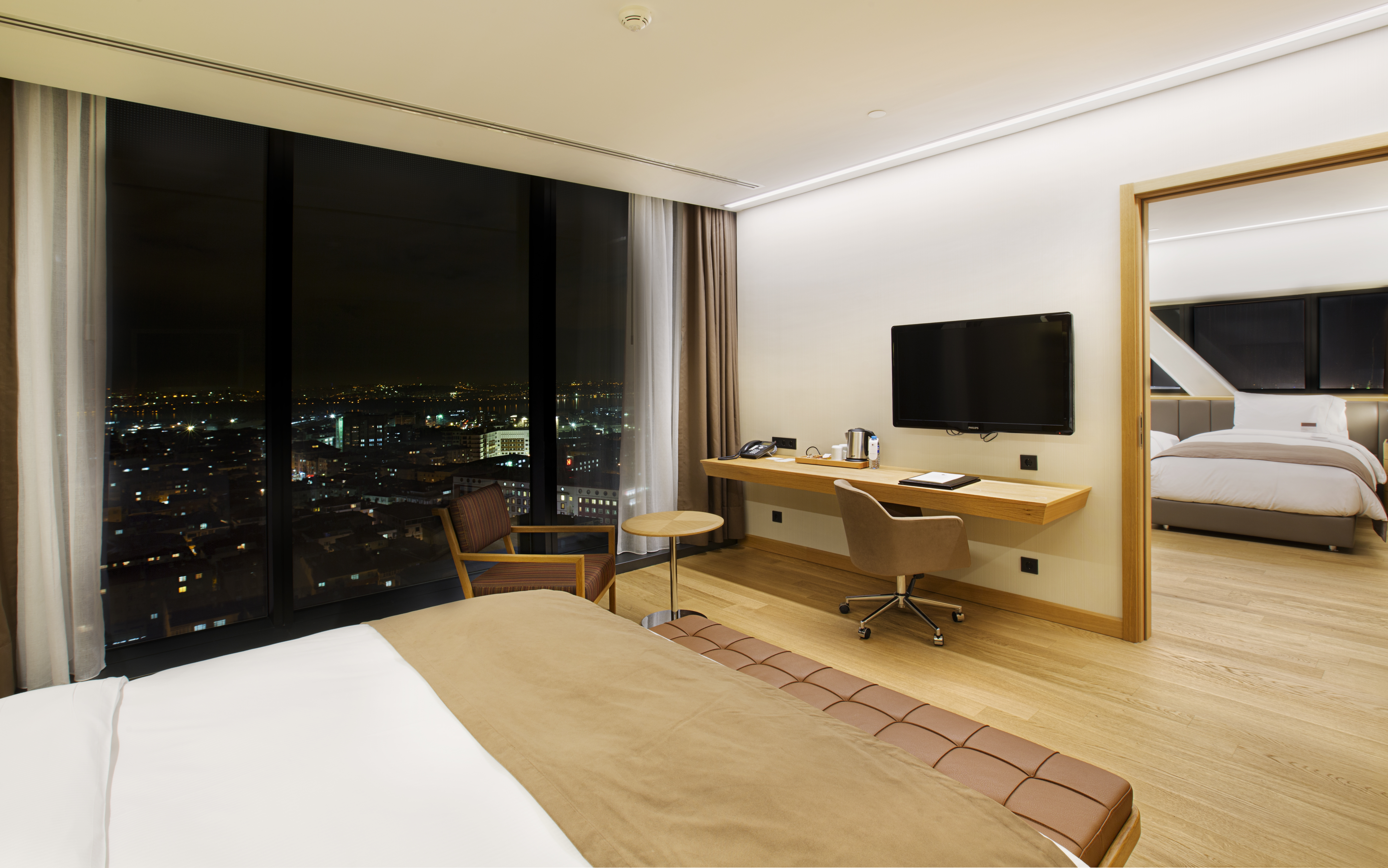Suites Bedroom with Desk