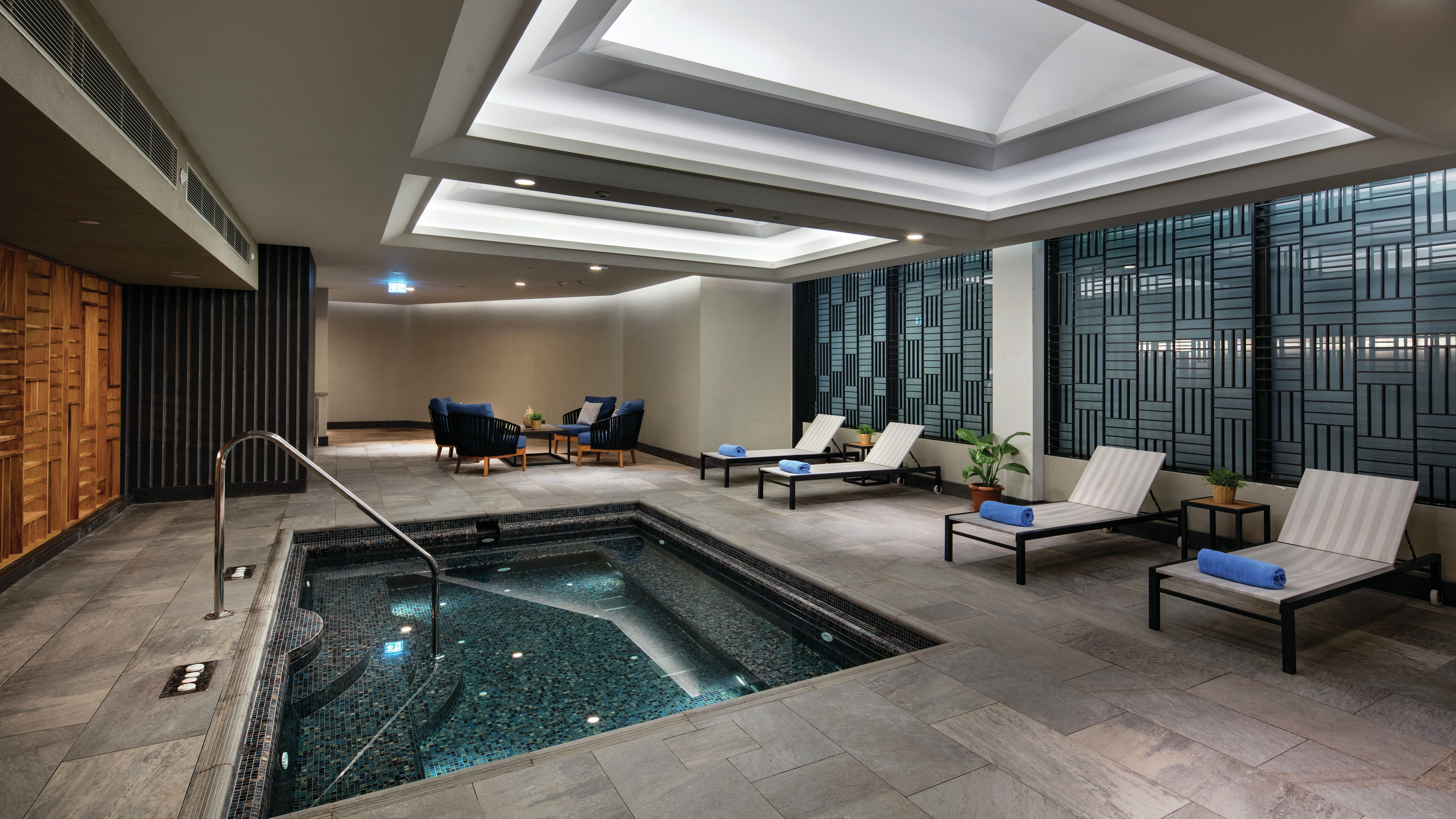 Jetted Pool with Lounge Chairs