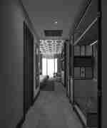 Предаване на стая за гости с две легла, голям прозорец и място за съхранение