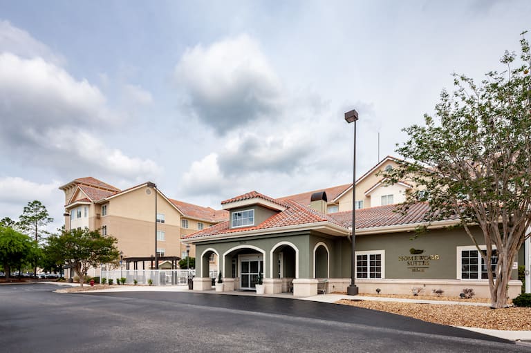 Homewood Suites by Hilton Jacksonville-South/St. Johns Ctr. hotel exterior