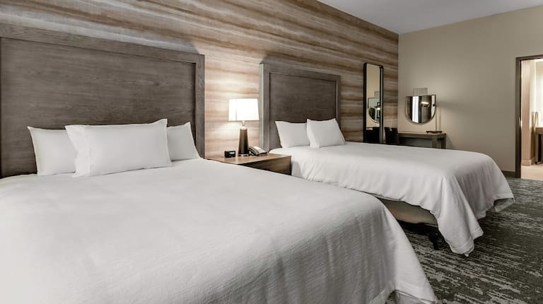 Double Queen Guestroom