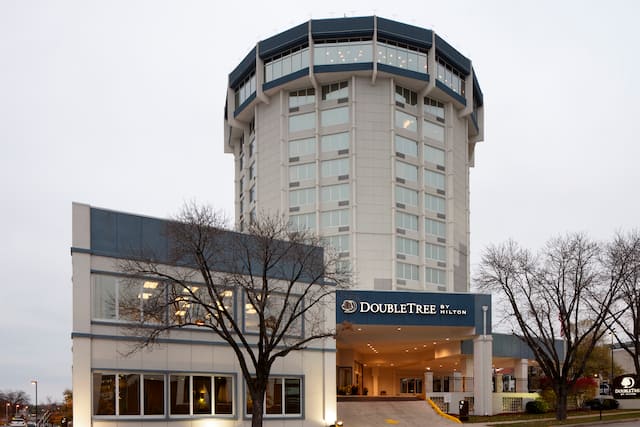 View of  Hotel Entrance