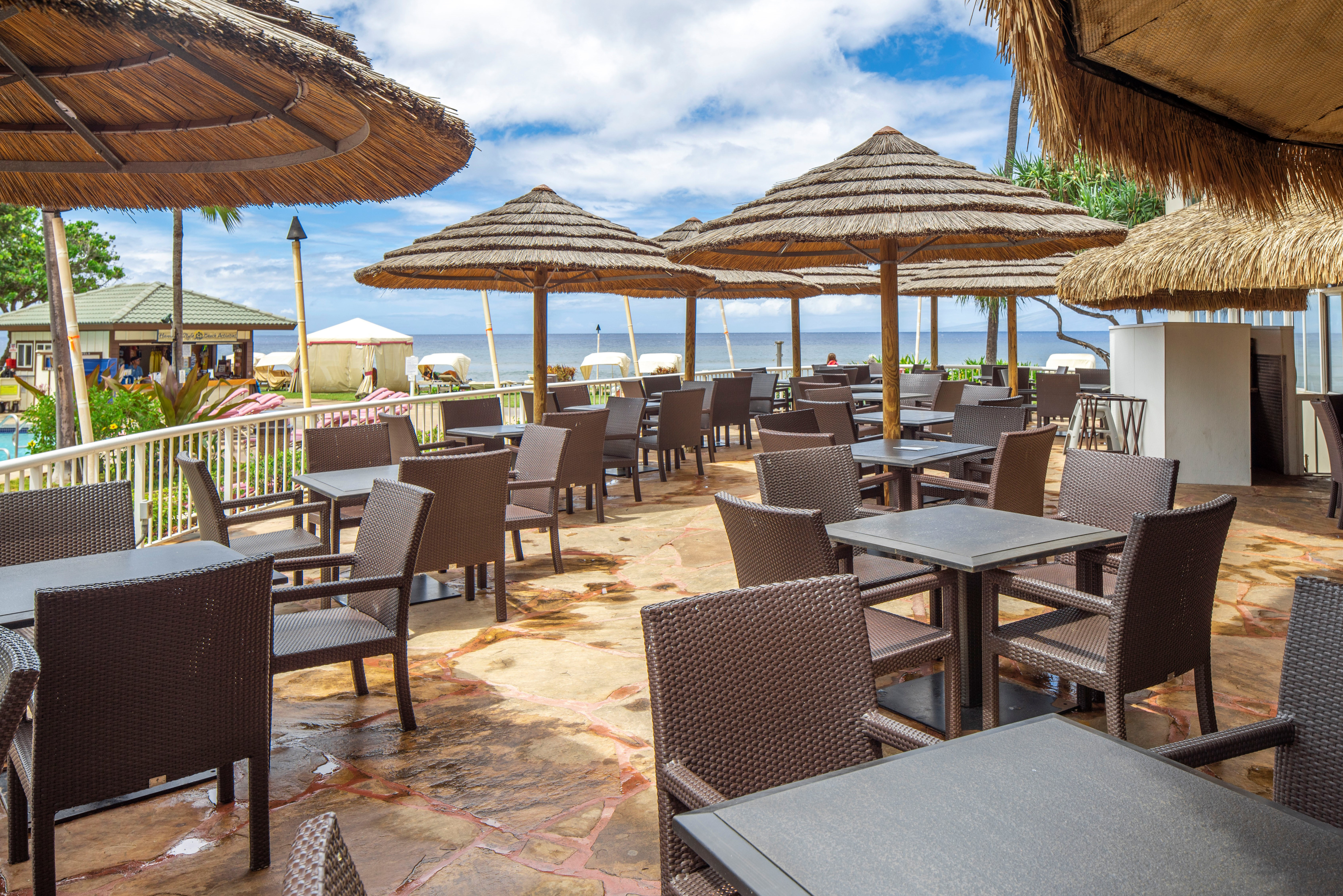 Maui Marketplace Outdoor Seating