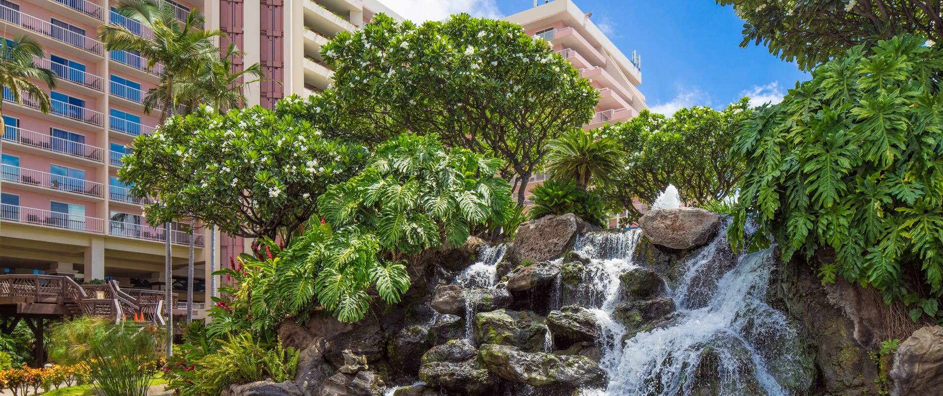 Hotel Exterior Waterfall Area