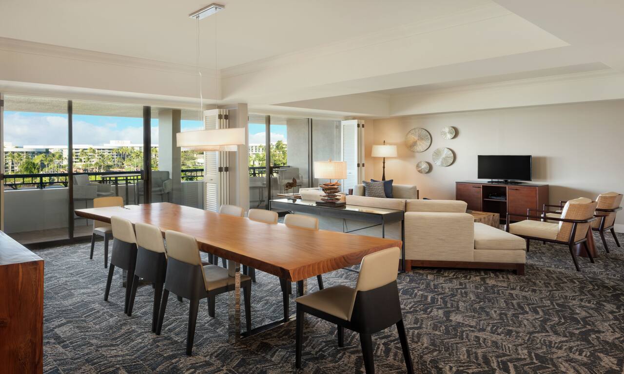 Makai Presidential Suite Living Area -transition