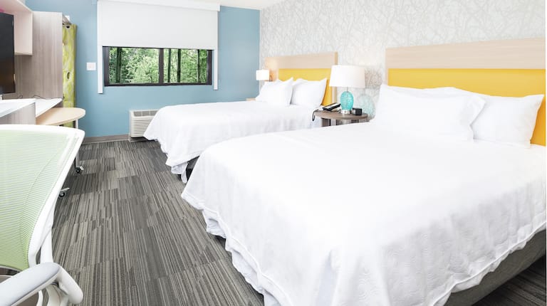 Guestroom with Two Queen Beds