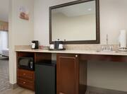 Accessible Guestroom With Amenities