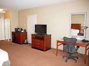 Accessible King Mobility/Hearing Guestroom