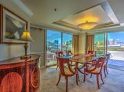 Presidential Suite Dining 