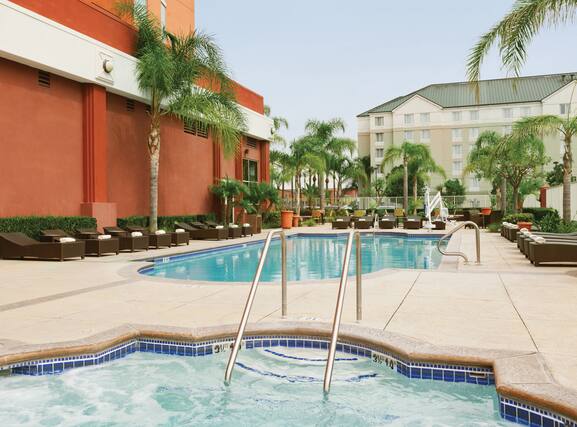 Embassy Suites by Hilton Anaheim South - Image4
