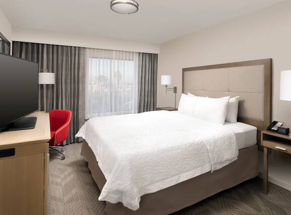 Hampton Inn and Suites Anaheim/Garden Grove - Image3