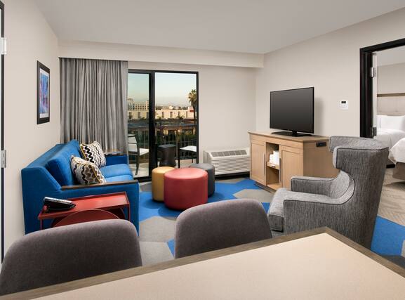 Hampton Inn and Suites Anaheim/Garden Grove - Image2