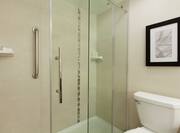 Guestroom Bathroom with Walk-in Shower 