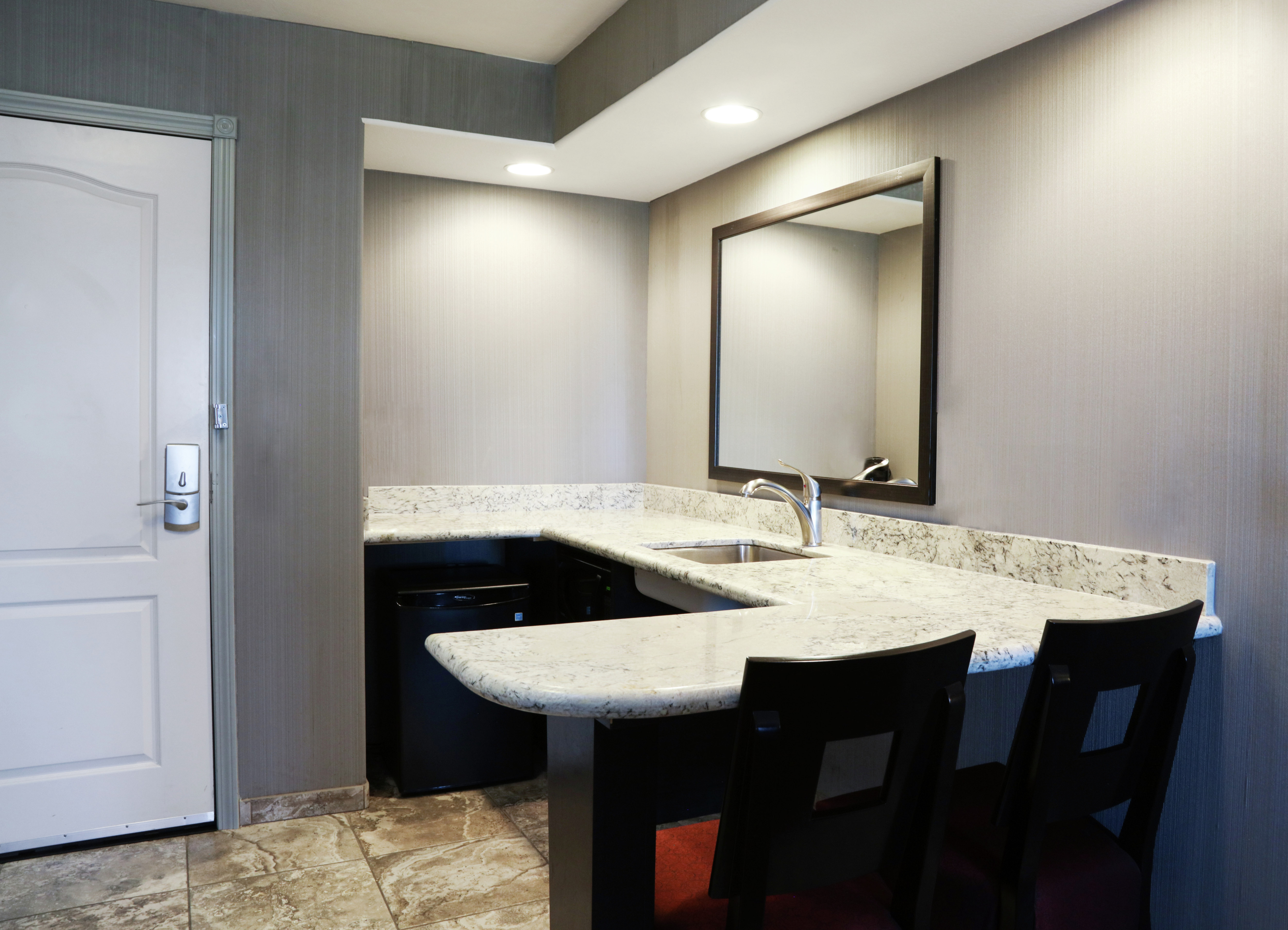Accessible King Guestroom with Kitchen and Wetbar