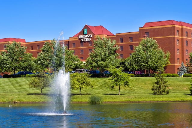 Embassy Suites Lexington hotel exterior, water fountain