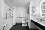 Salle de bains accessible aux personnes à mobilité réduite