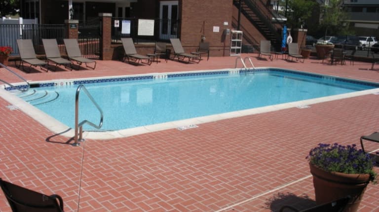 Outdoor Pool & Lounge Chairs
